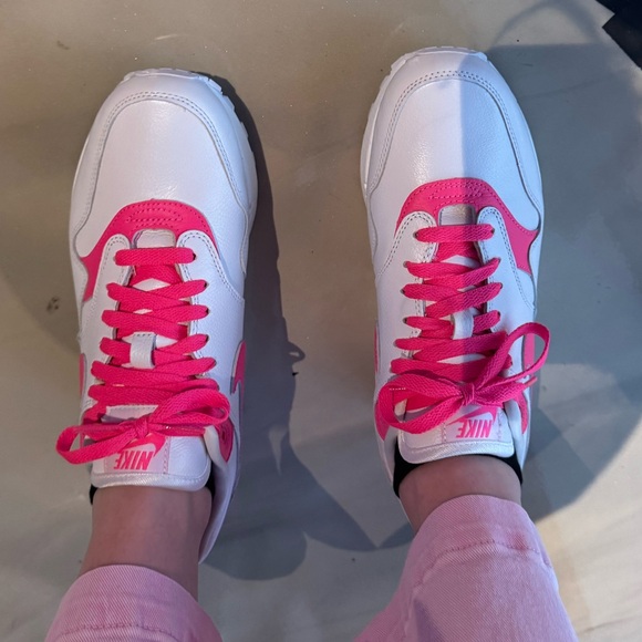 Meet your Posher, Jana - Picture 1 of 1